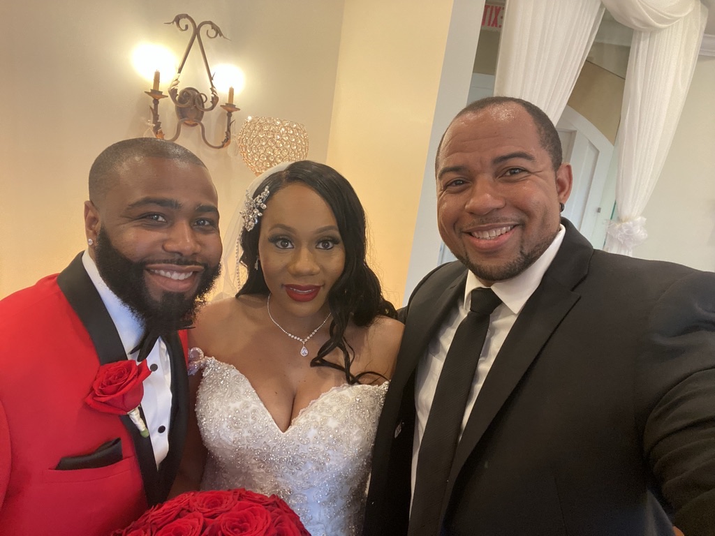 Wayde sharing a celebratory selfie with newlyweds